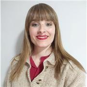 Profesora de estética superior, quiromasaje y maquillaje.
Profesora de TCAE.
Certificado en docencia.